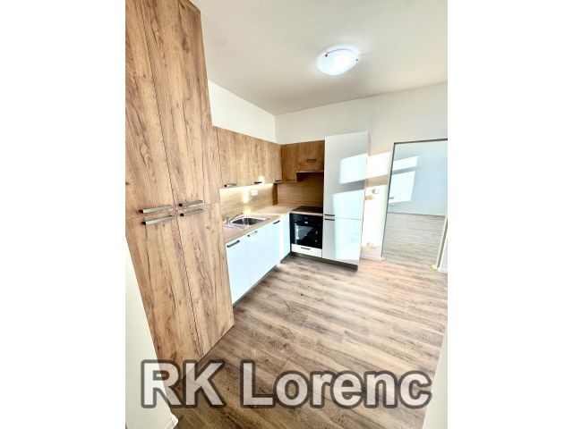                         Pronájem zrekonstruovaného bytu 2+kk v centru na ul.Brněnská, Jihla                      