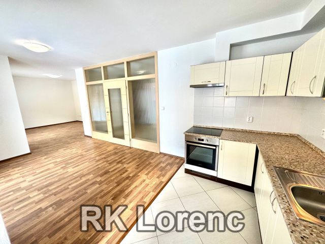                         Pronájem 3+kk&nbsp;s&nbsp;balkónem i&nbsp;garáží na&nbsp;ul. Mojmírovo náměstí                      